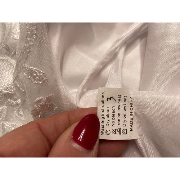 Wedding dress / white - Picture 12 of 16